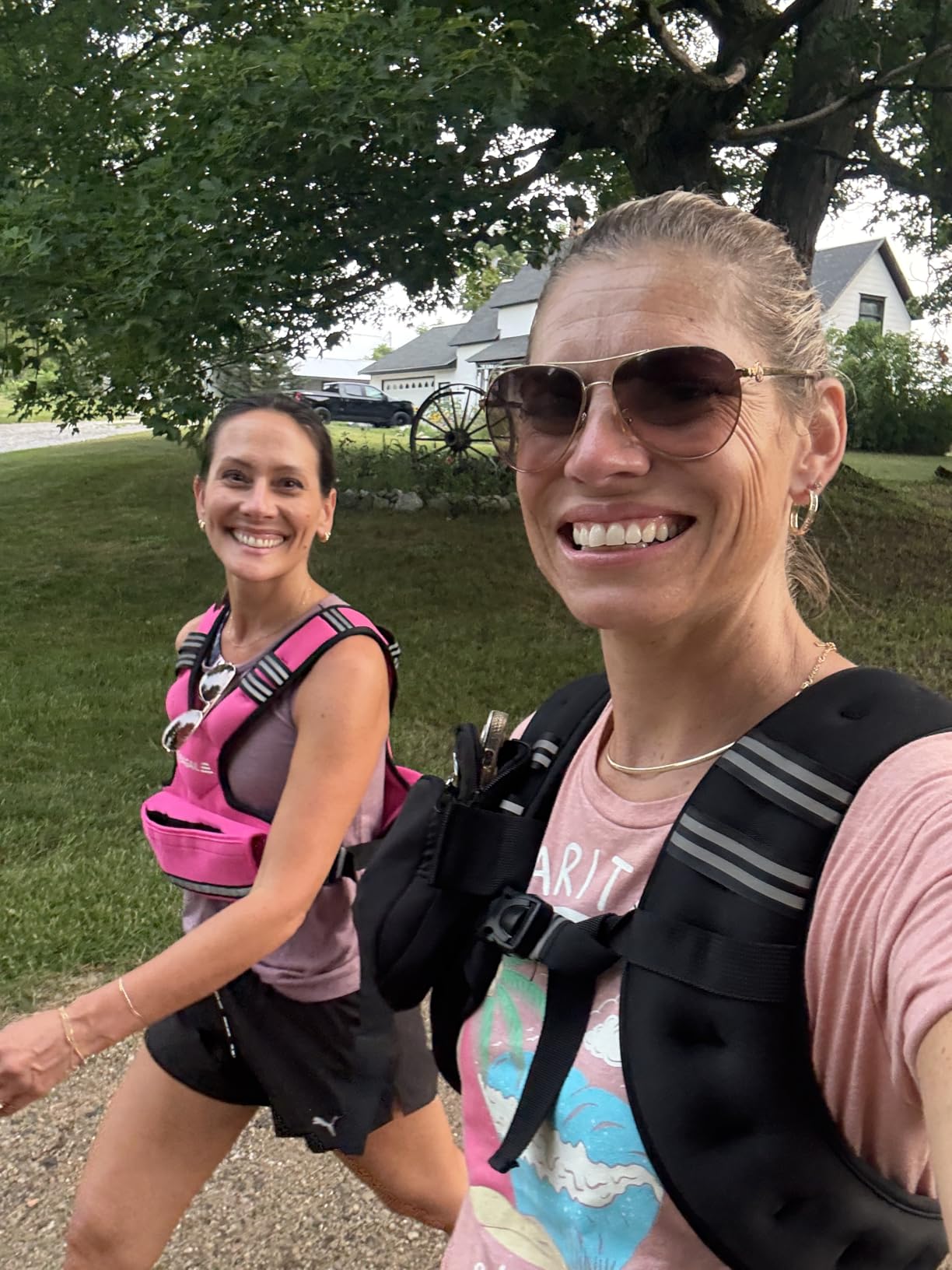 BAGAIL Adjustable Weighted Vest for Women 4-10lb/12-18lb/20-32lb, Comfortable U-Neck Rucking Vest with 6 Removable Weights, Storage Pocket and Reflective Strips for Walking, Jogging, Weight Loss customer photo 2