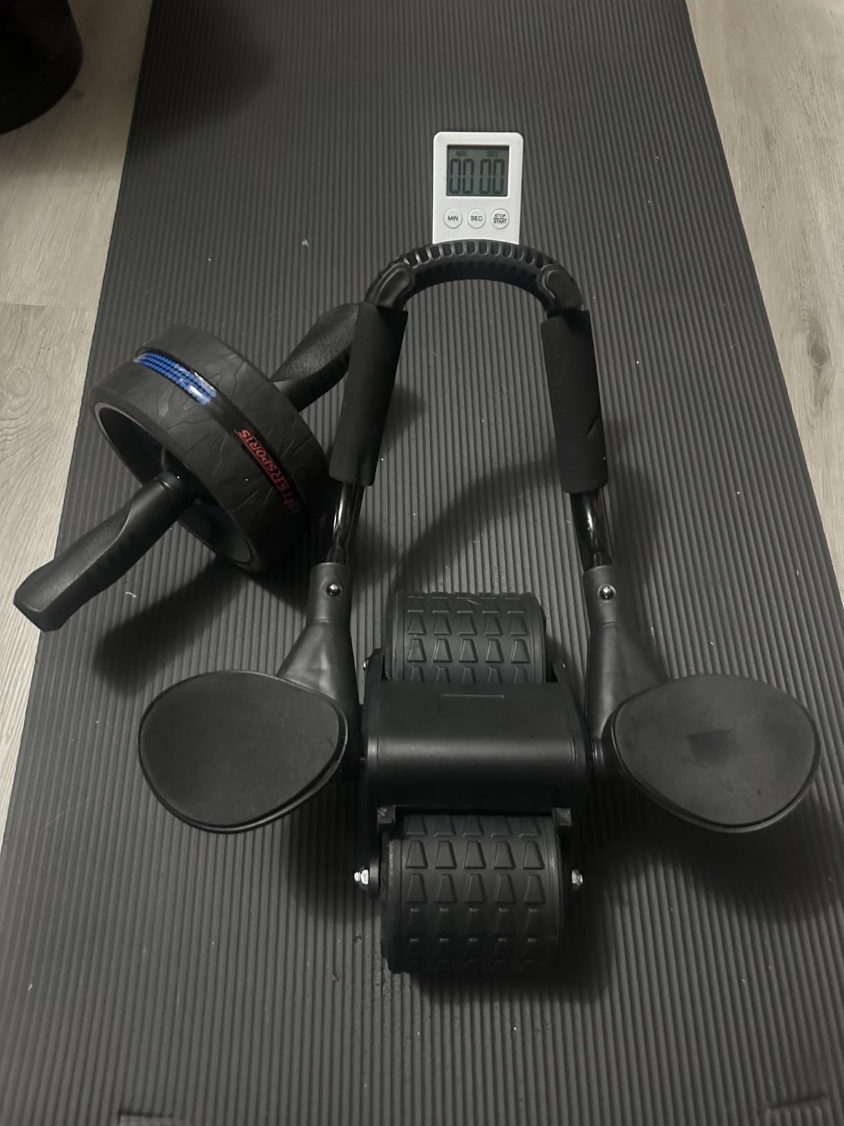 Ab Roller Wheel for Abs Workout with 2 Knee Pads for Home Gym customer photo 2