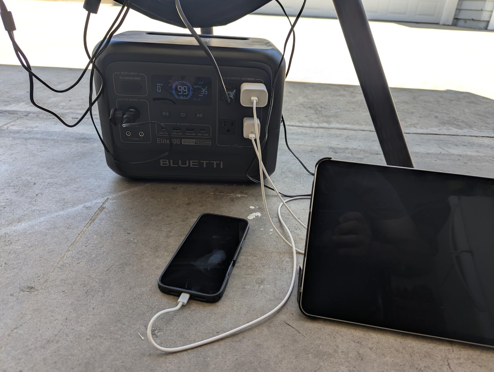 BLUETTI Elite 100 V2 Portable Power Station for Camping 1024Wh 1800W customer photo 2