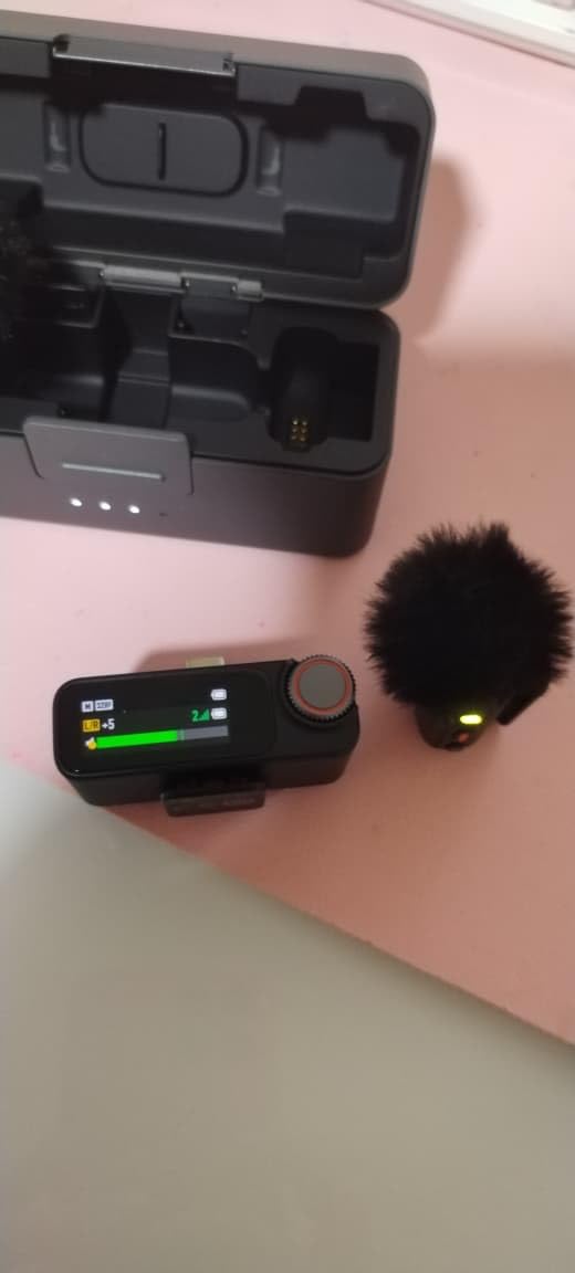 DJI Mic 3 (2 TX + 1 RX + Charging Case), Wireless Microphone customer photo 1