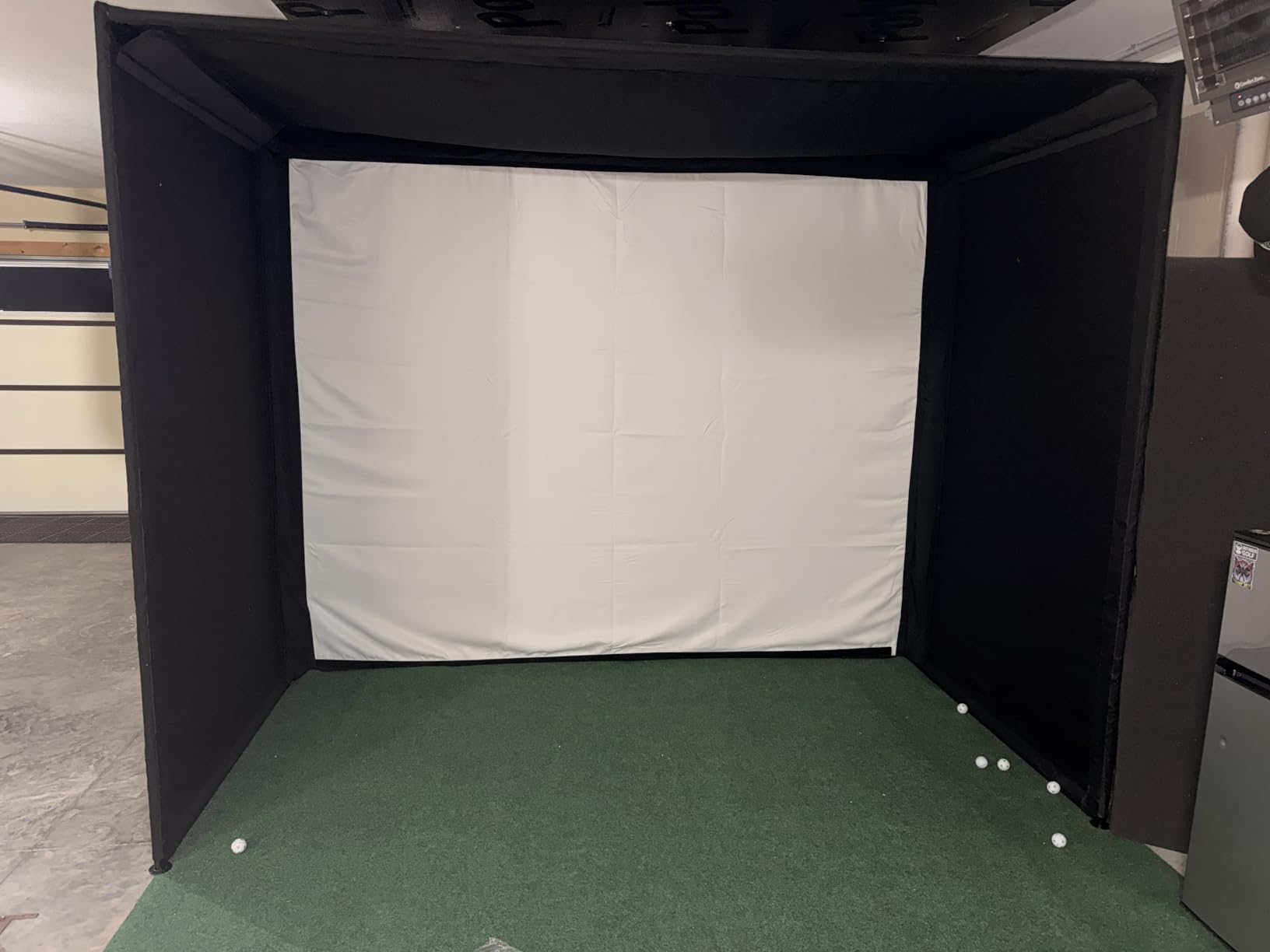 Diandian Golf Simulator Enclosure Kit 10 x 8 ft with 4K-Ready Impact Screen customer photo 2
