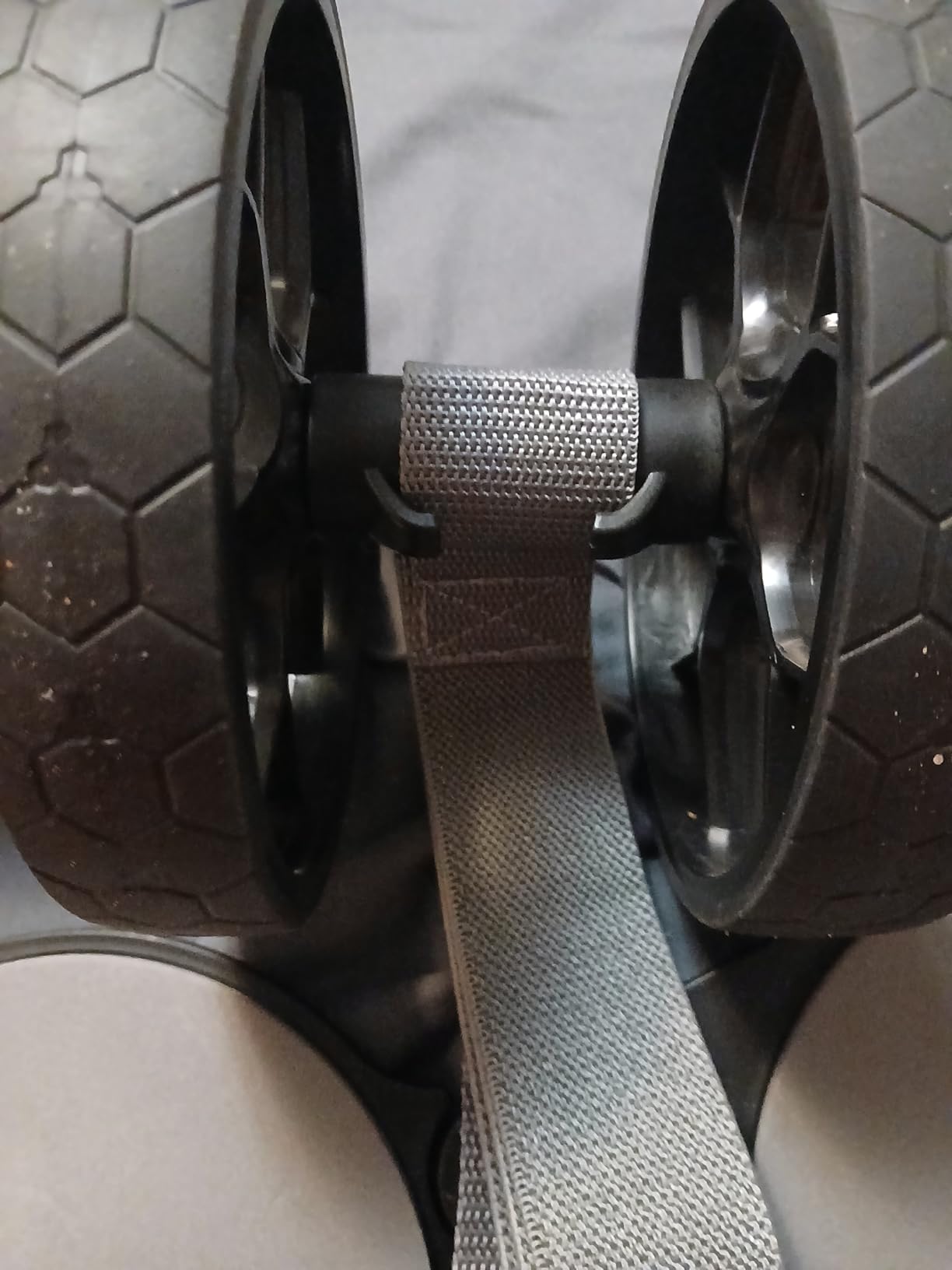 VINSGUIR Ab Roller Wheel for Beginners to Pros, Ab Roller with Adjustable & Detachable Resistance Band, Core Workout Equipment for Home Gym, Abdominal Wheel with Exercise Guide and Knee Pad, Men Women customer photo 1