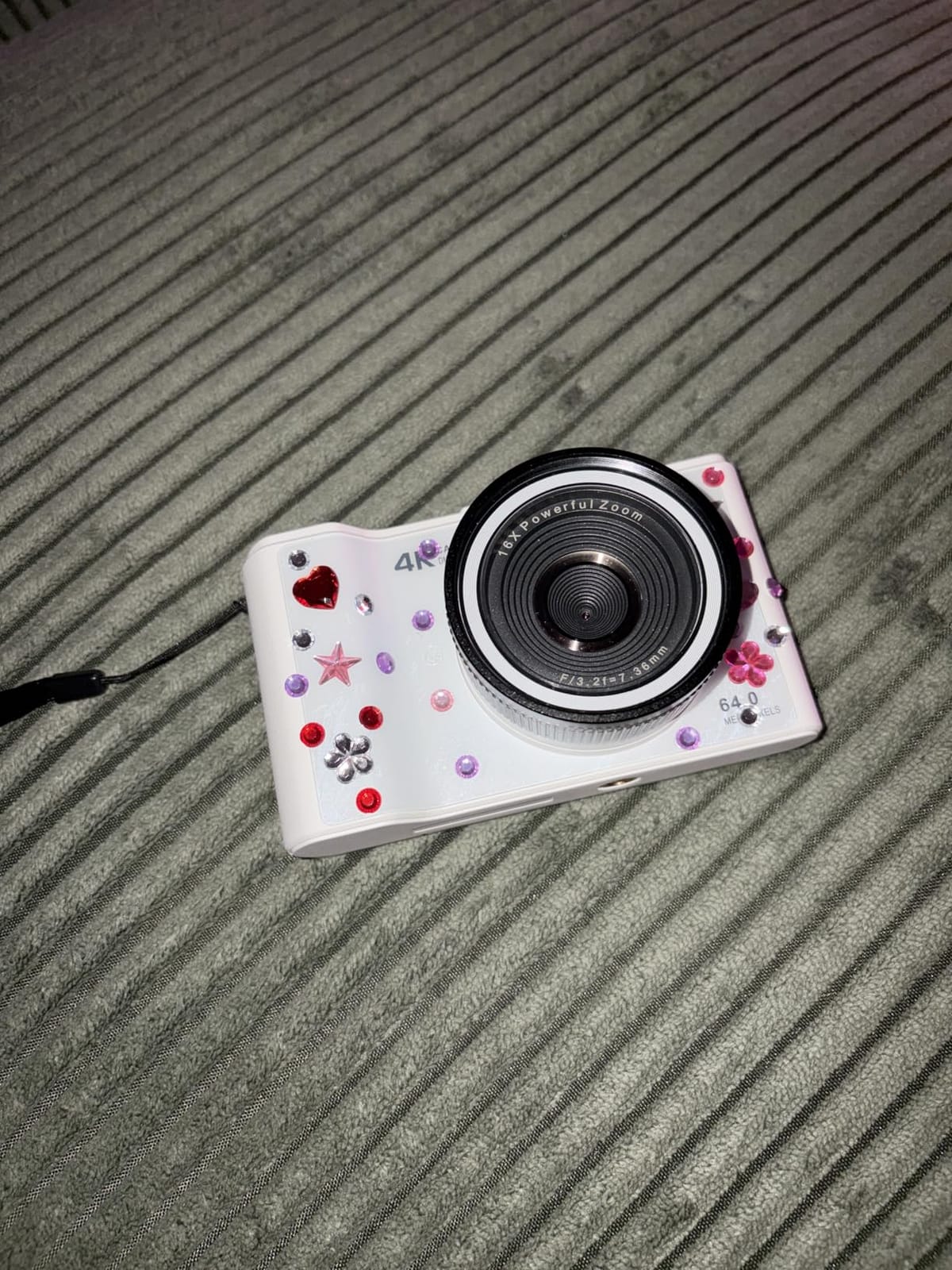 W & O 4K Digital Camera for Photography,Flip Screen Digital Camera for Kids customer photo 2
