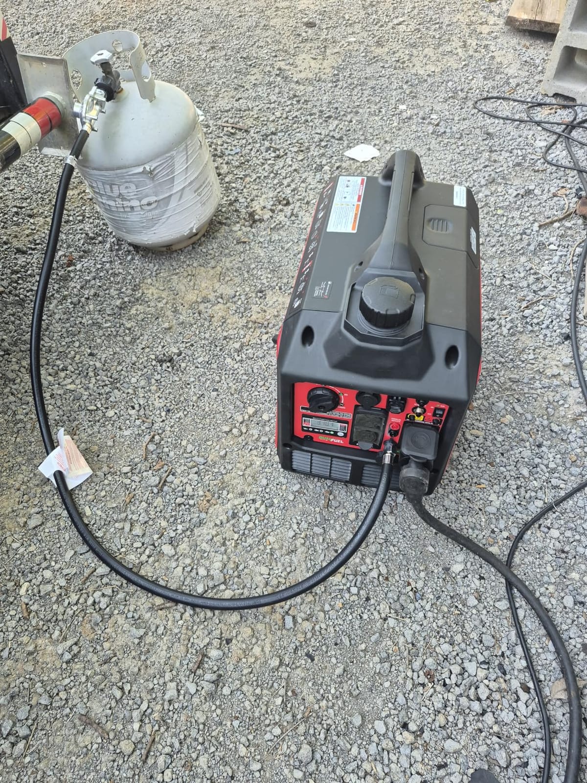 PowerSmart 3800 Watt Dual Fuel Inverter Generator for Camping or Home Use customer photo 1