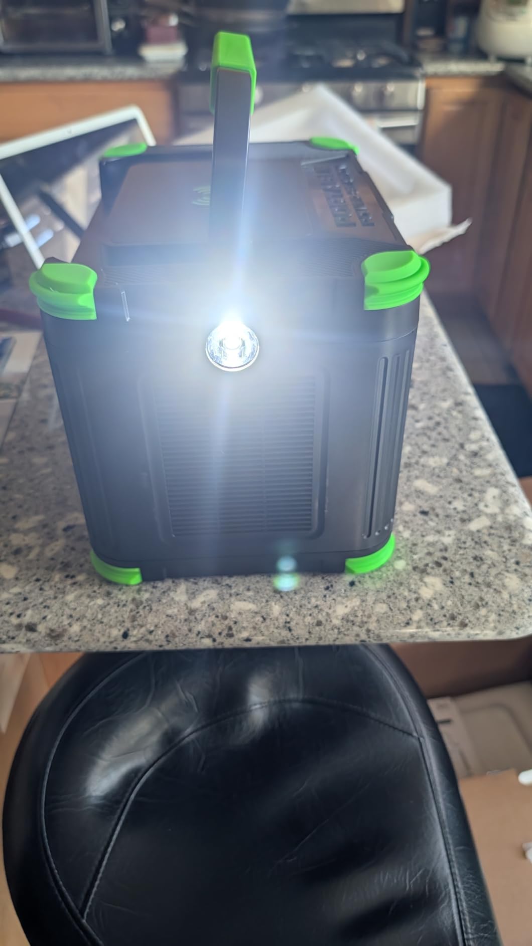 EBL Portable Power Station 288.6Wh 330W Solar Generator for Camping Home customer photo 1