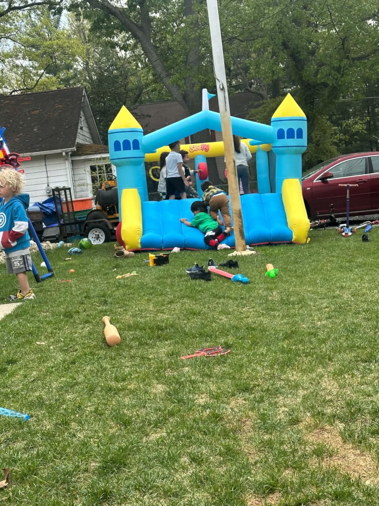 Bounce House, 6-in-1 Play Mode Inflatable Bounce House for Kids customer photo 1