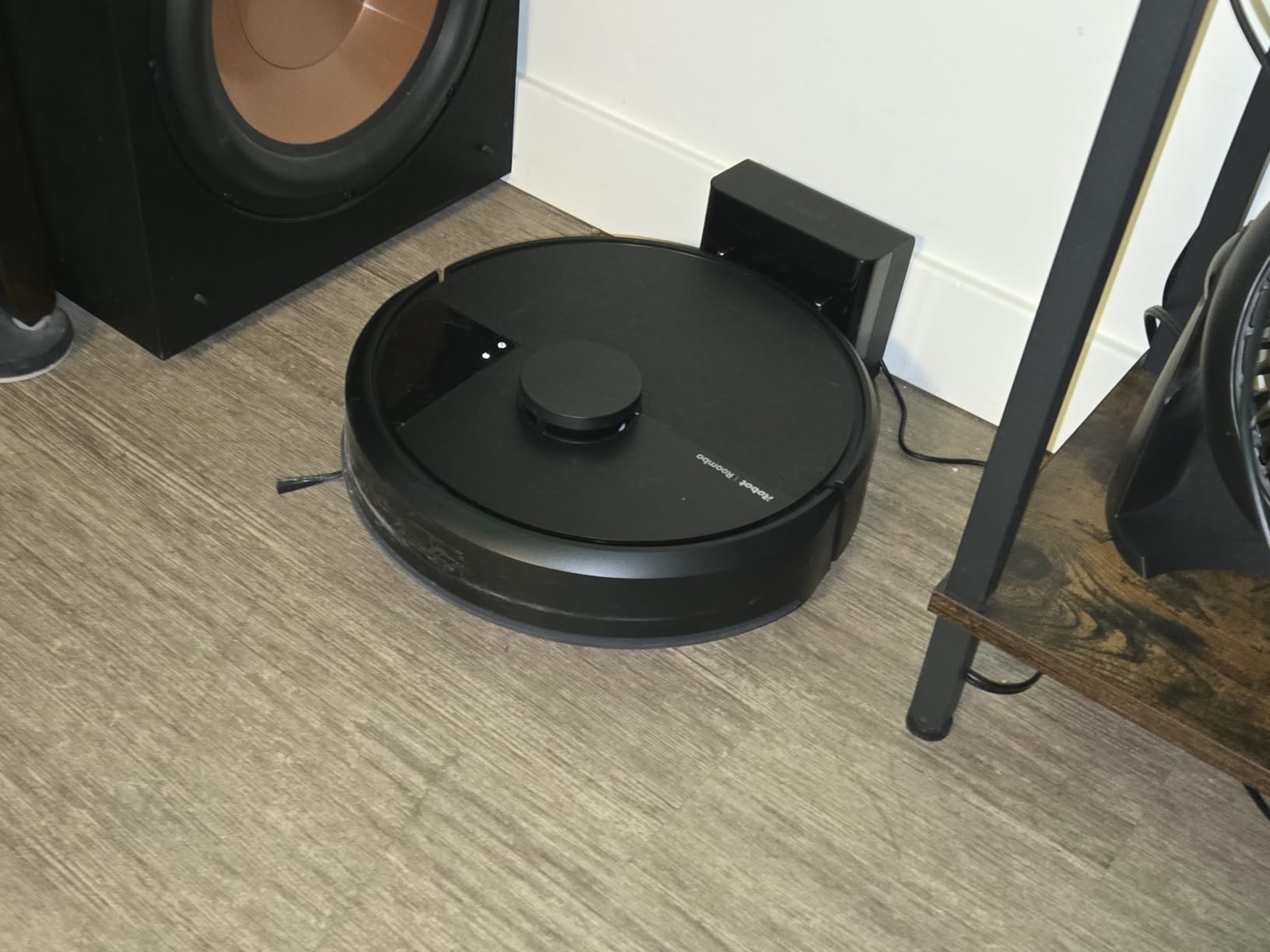 iRobot Roomba 105X Robot Vacuum, Smart LiDAR Mapping, 70X Power‑Lifting Suction, Custom Room Cleaning, App & Voice Control, Auto Recharge, Great for Homes with Pets & Kids customer photo 1