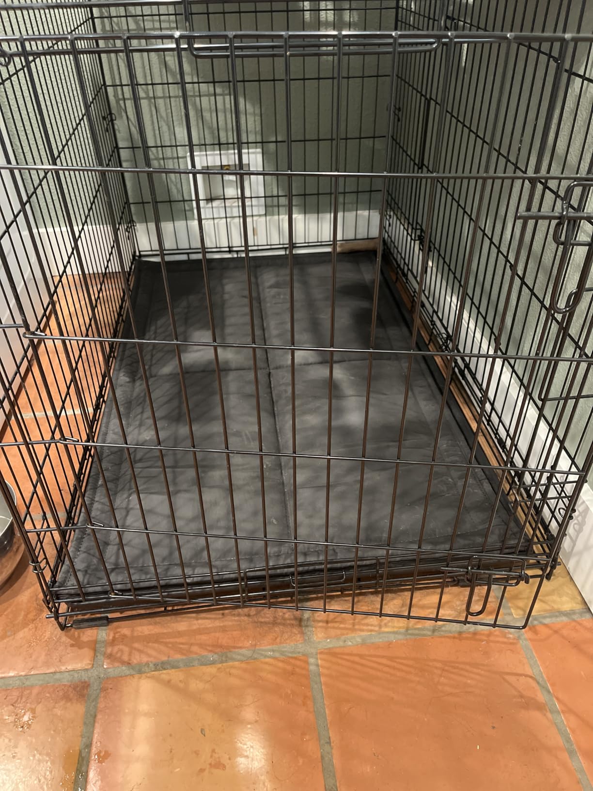Chew Proof Indestructible Dog Bed, Durable Dog Crate Pad, Medium (22