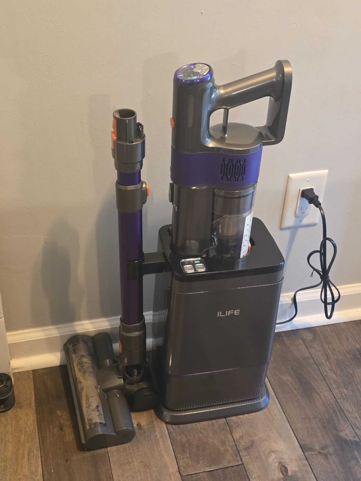 ILIFE Cordless Stick Vacuum Cleaner with Auto-Empty System for Pet Hair customer photo 1
