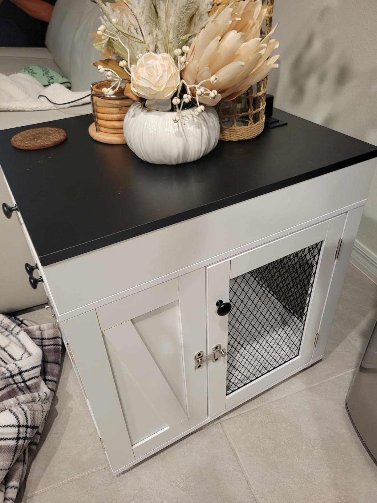 VOWNER Wooden Dog Crate End Table with USB Charging Station, Walnut customer photo 2