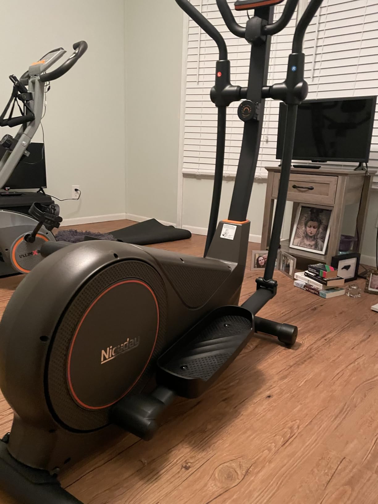 Niceday Elliptical Exercise Machine with 15.5IN/16IN/20IN Stride customer photo 1