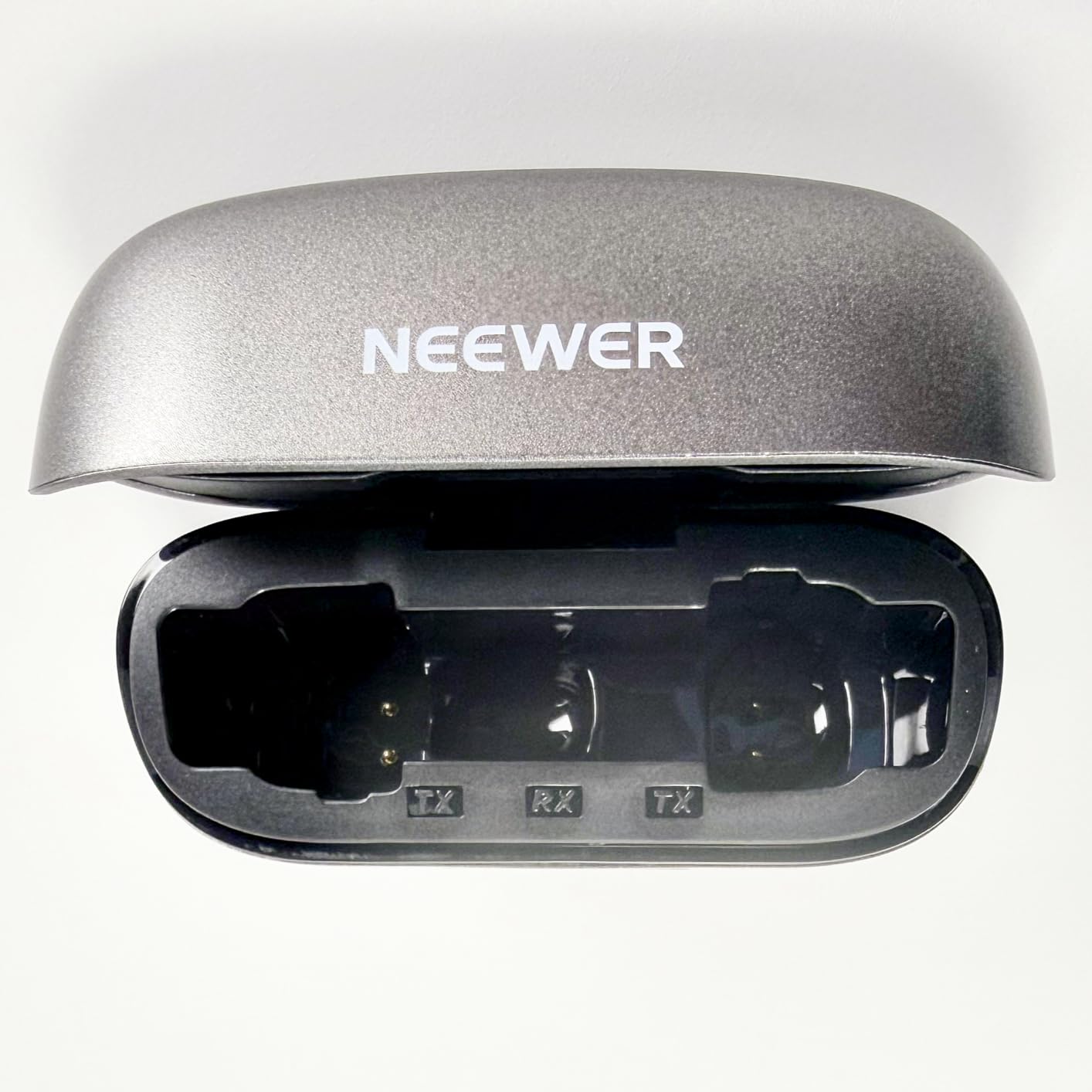 NEEWER KM19 Mini Lav Mic Compatible with iPhone 18 Pro/Pro Max 17 16, Black customer photo 1