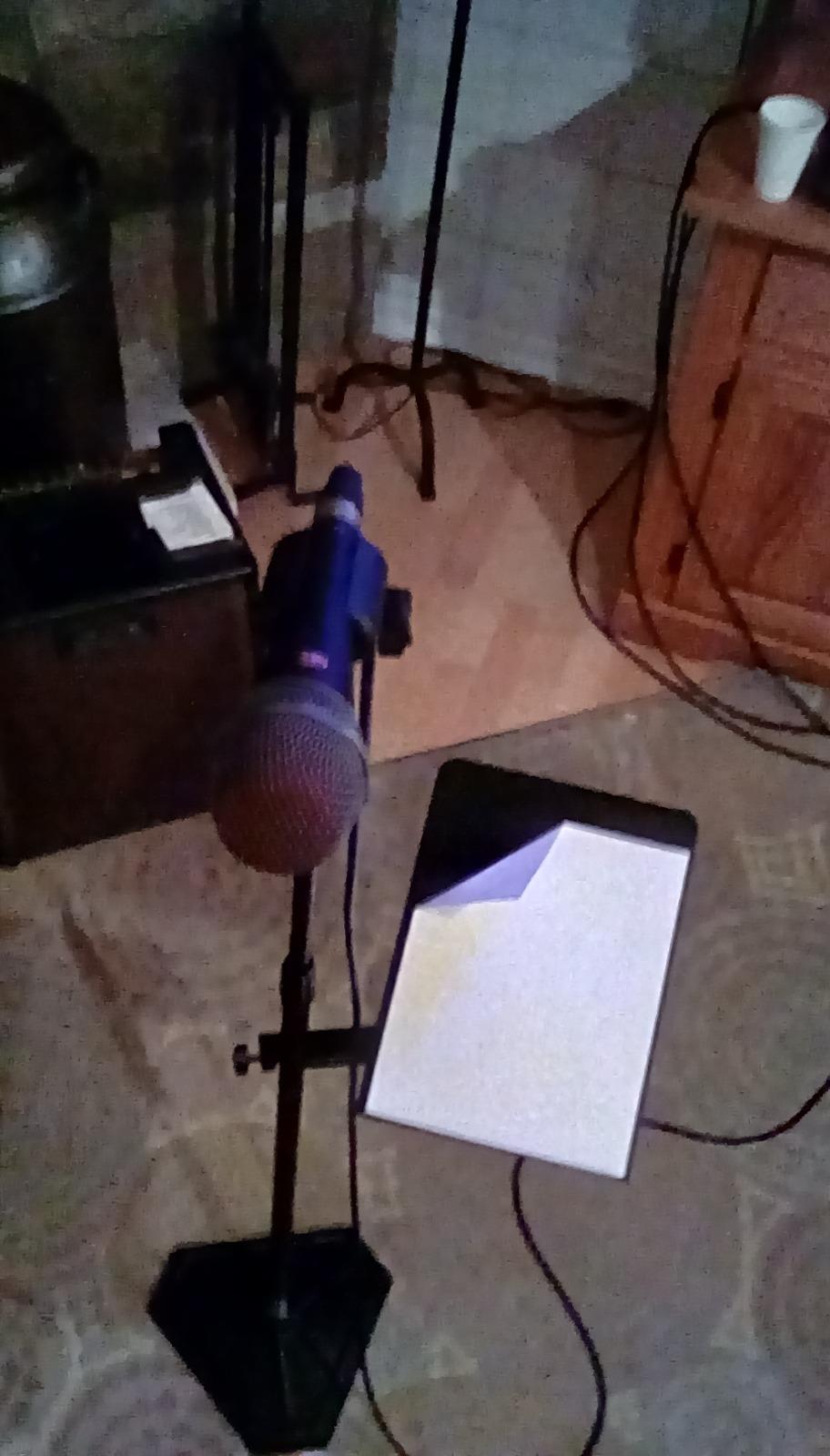 SE ELECTRONICS V7 Dynamic Microphone for Singing, Speech & Studio Recording - XLR Handheld Professional Microphone with Supercardioid Aluminum Voice Coil for Huge Gain Before Feedback - Grey customer photo 1