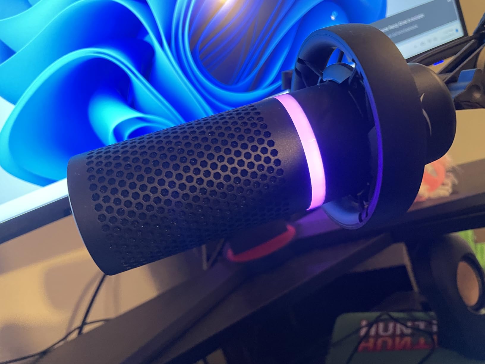HyperX DuoCast – RGB USB Condenser Microphone for PC, PS5, PS4, Mac, Low-profile Shock Mount, Cardioid, Omnidirectional, Pop Filter, Gain Control, Gaming, Streaming, Podcasts, Twitch, YouTube, Discord customer photo 2